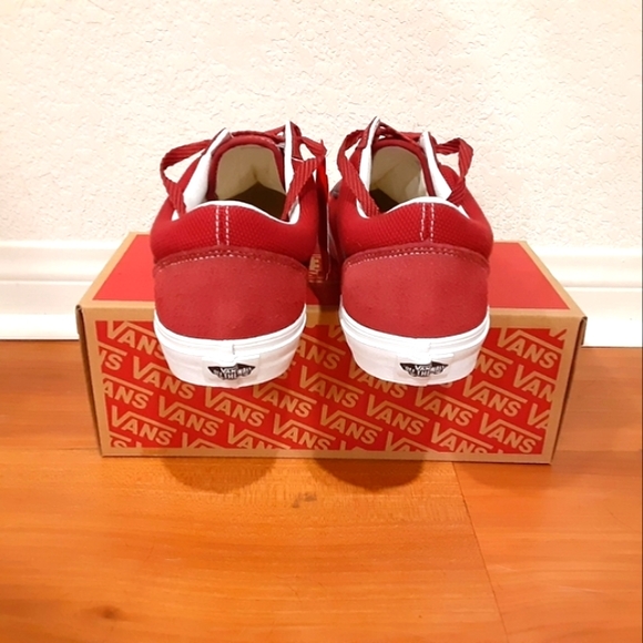 Vans - Picture 3 of 4